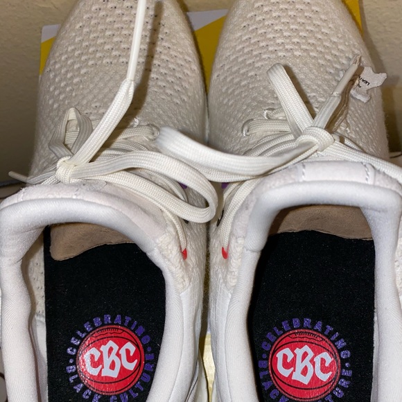 Adidas Ultraboost CBC Edition - Picture 6 of 7